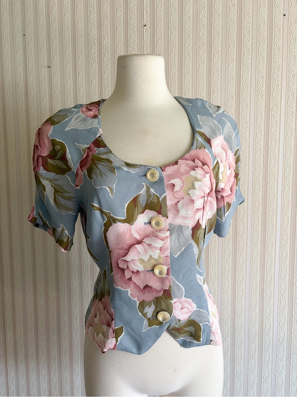 Late 80s/Early 90s Vintage Lanz Floral Top Puff Sleeve large botanical print